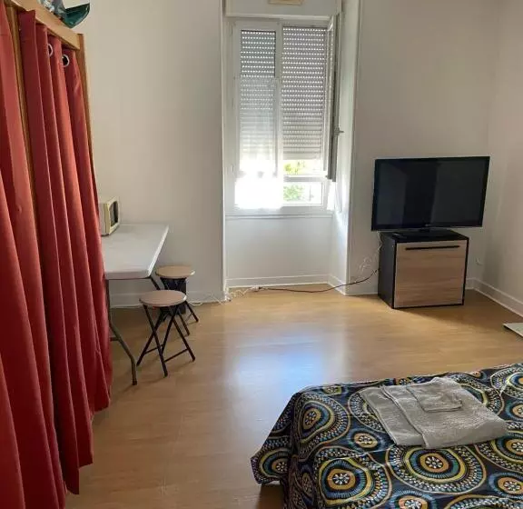 ベッドアンドブレックファースト Domdom72