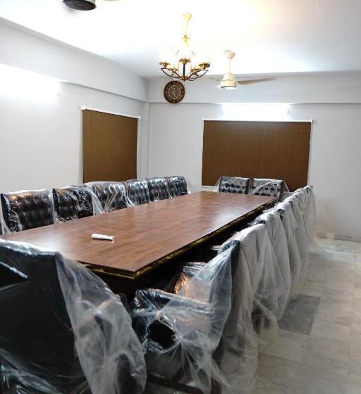 تختخواب و صبحانه Serenity Lodge Guest House