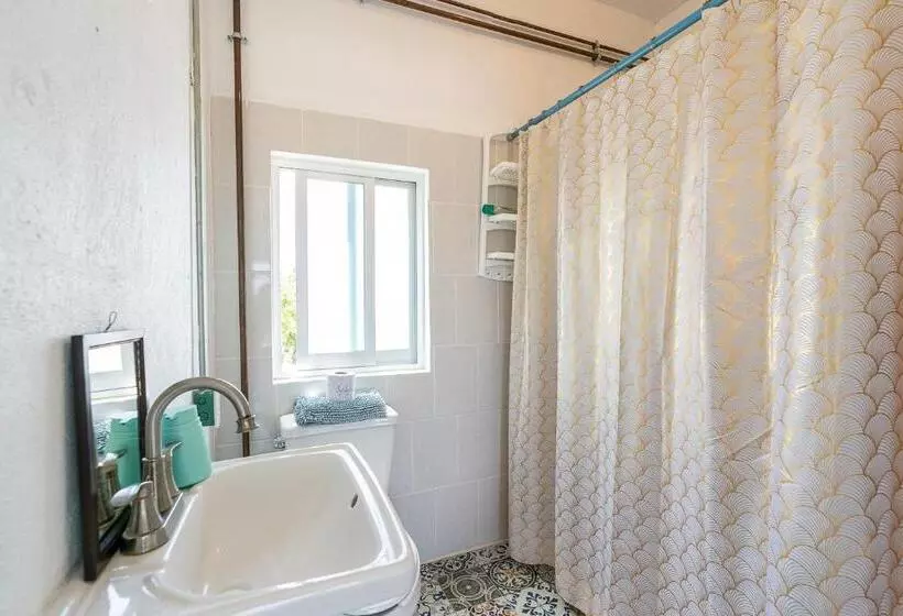 هتل Aramara Suite