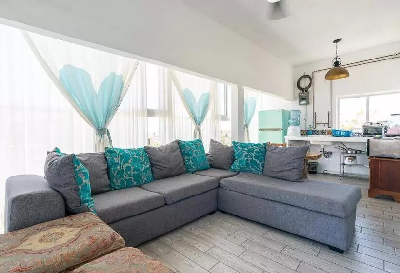 هتل Aramara Suite
