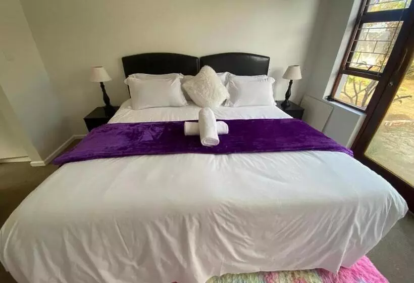 East Bed And Breakfast Guesthouse