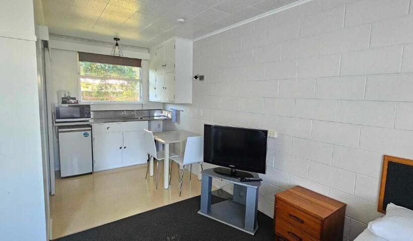 Endeavour Lodge Motel