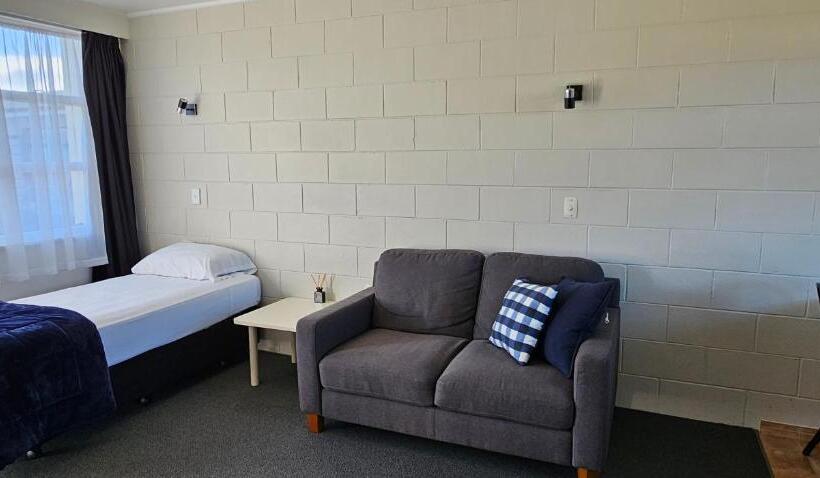 Endeavour Lodge Motel