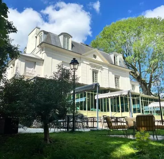 Hotelli Il Maestro   Hôtel Restaurant Du Château