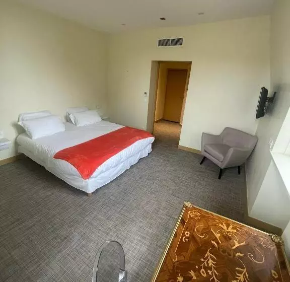 Hotelli Il Maestro   Hôtel Restaurant Du Château