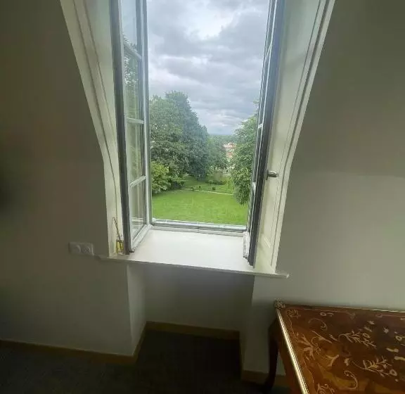 Hotelli Il Maestro   Hôtel Restaurant Du Château