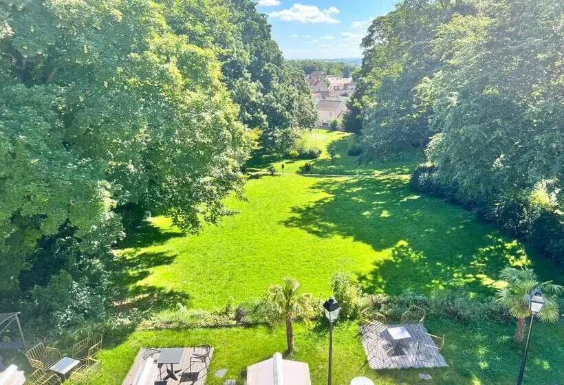 Hotelli Il Maestro   Hôtel Restaurant Du Château