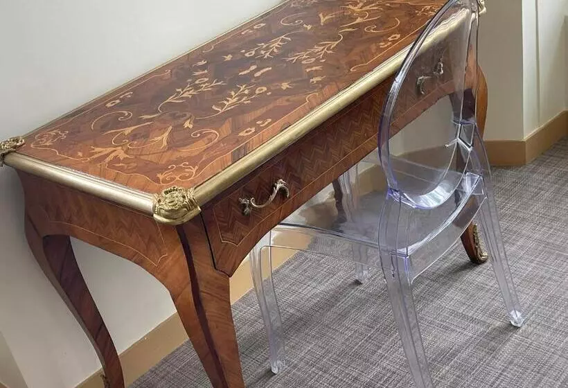 Hotelli Il Maestro   Hôtel Restaurant Du Château