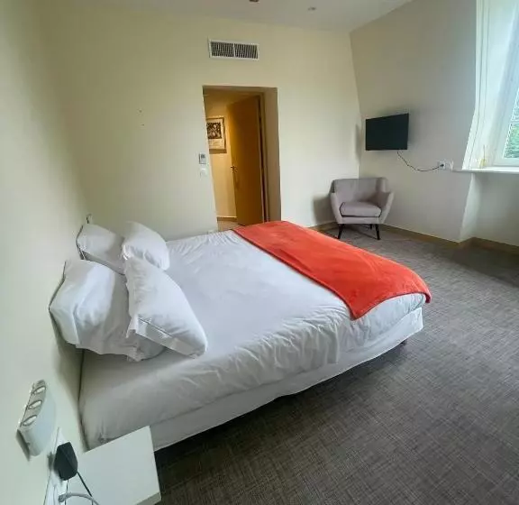 Hotelli Il Maestro   Hôtel Restaurant Du Château