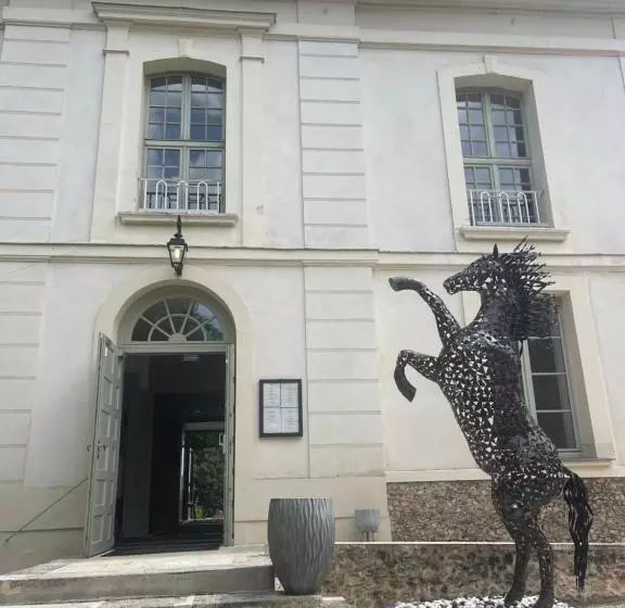 Hotelli Il Maestro   Hôtel Restaurant Du Château