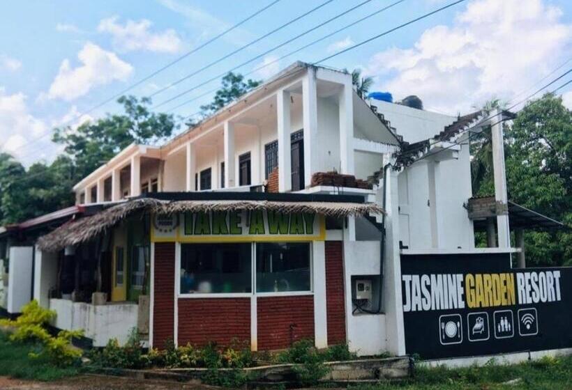 ホテル Jasmine Garden & Resort