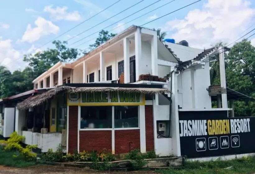 Hotelli Jasmine Garden & Resort