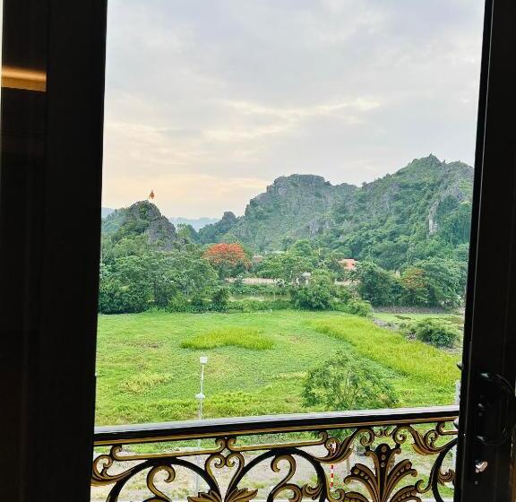 Hotel Khách Sạn đông A