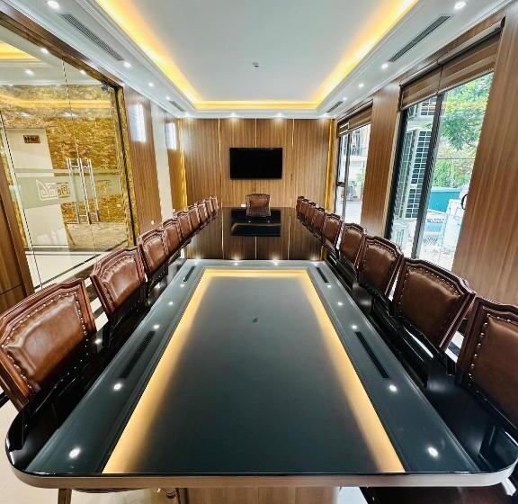 Hotel Khách Sạn đông A