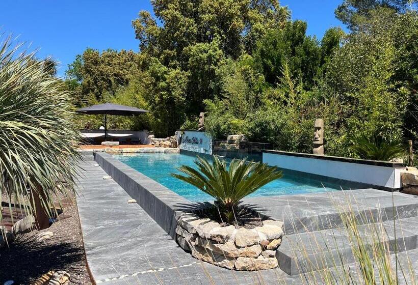 בית מלון כפרי La Pura Vida 34