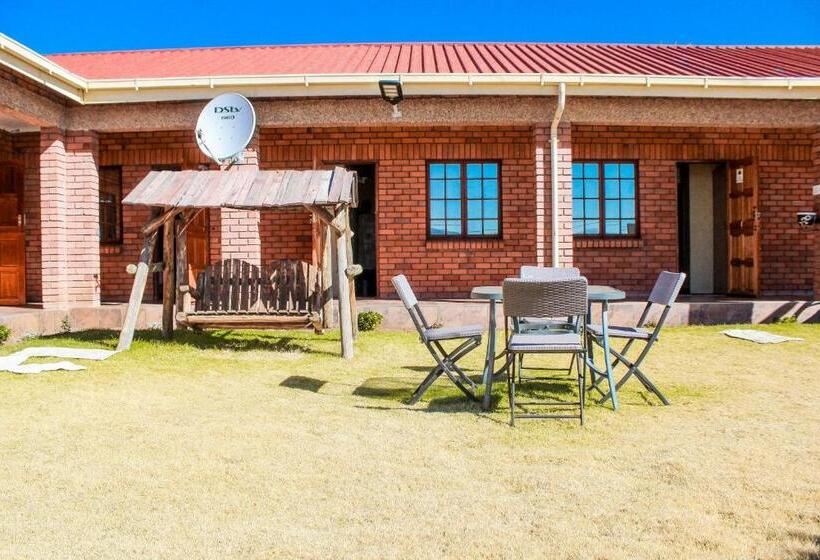 هتل Motherland Guest House