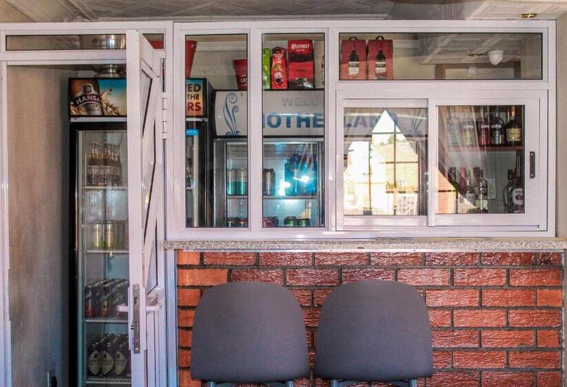 هتل Motherland Guest House