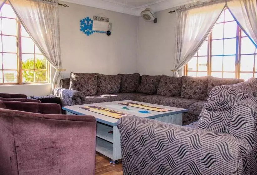 هتل Motherland Guest House
