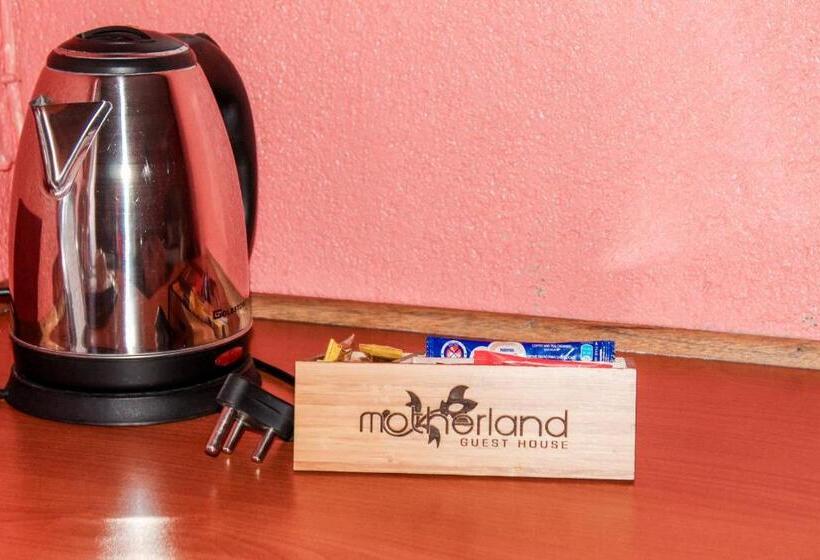 هتل Motherland Guest House