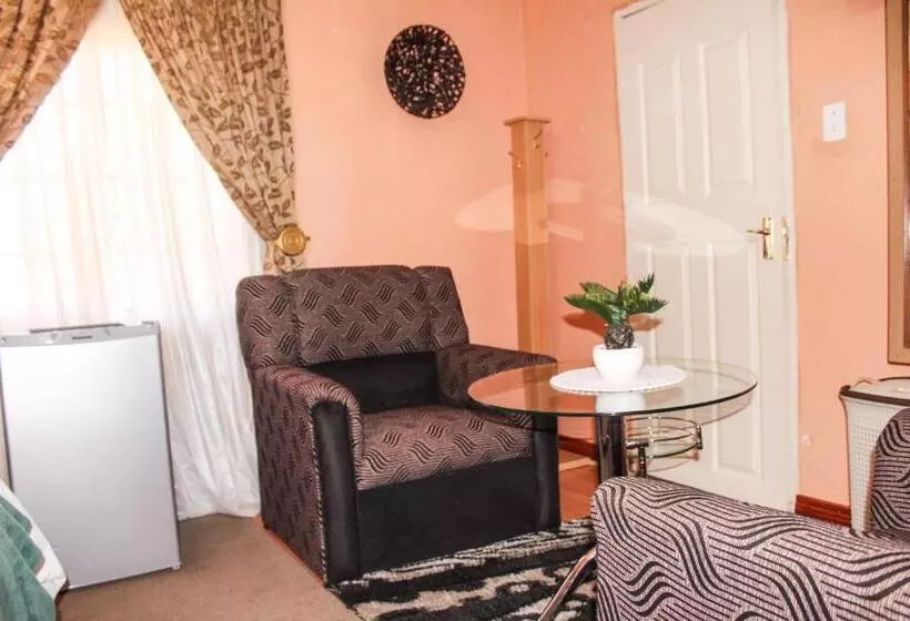 هتل Motherland Guest House