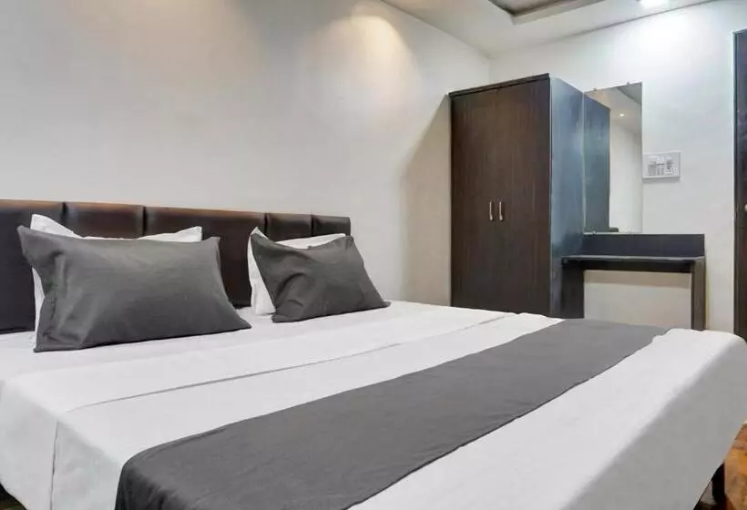 ホテル Oyo Sagar Lodging