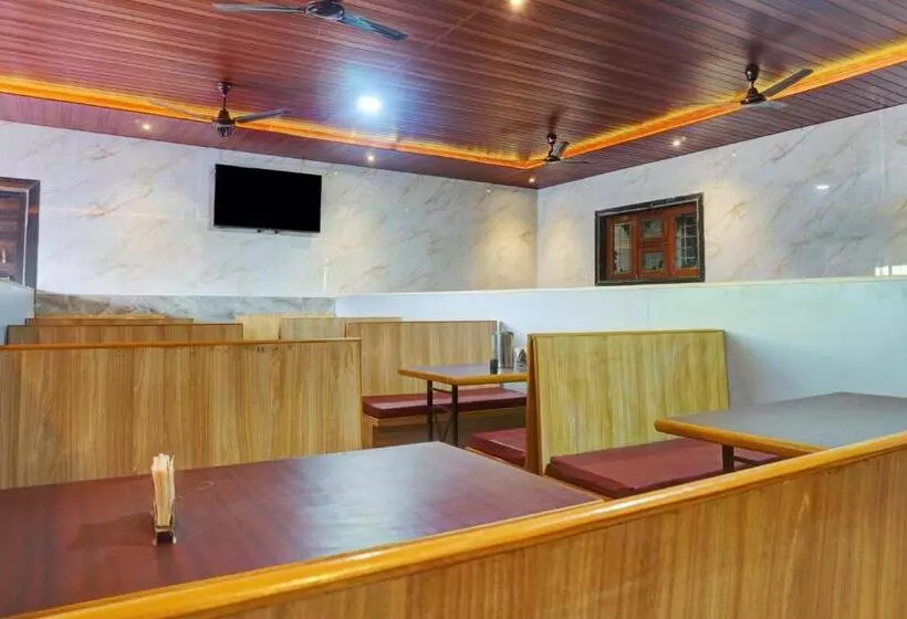 ホテル Oyo Sagar Lodging