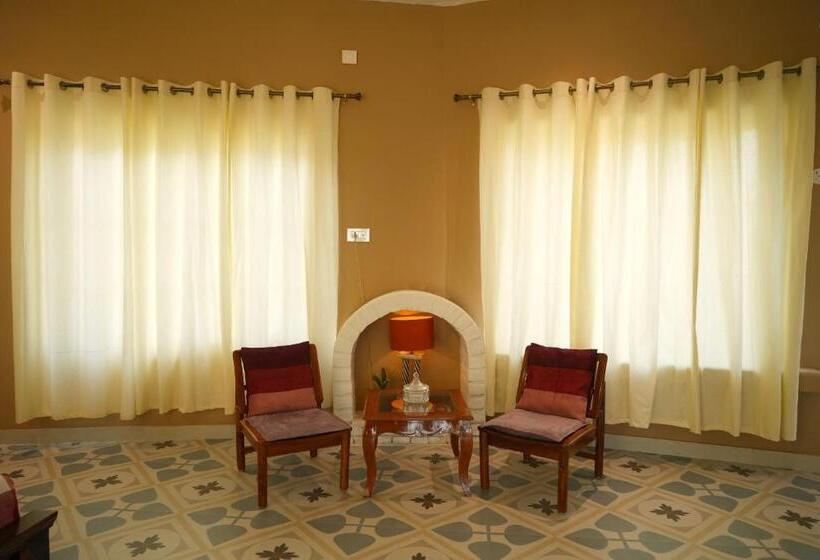 בית מלון כפרי Rustic Roots Farm Stay