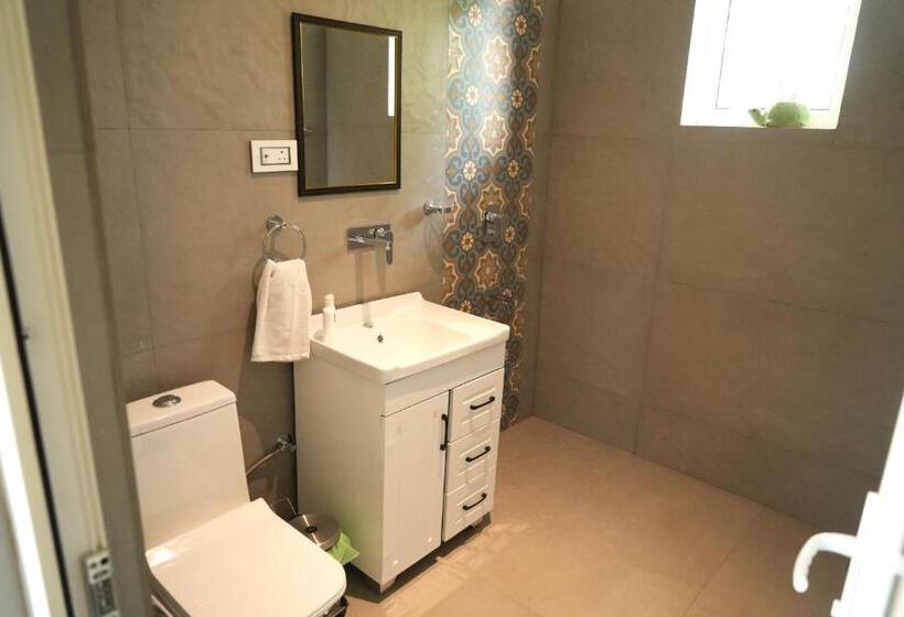 בית מלון כפרי Rustic Roots Farm Stay