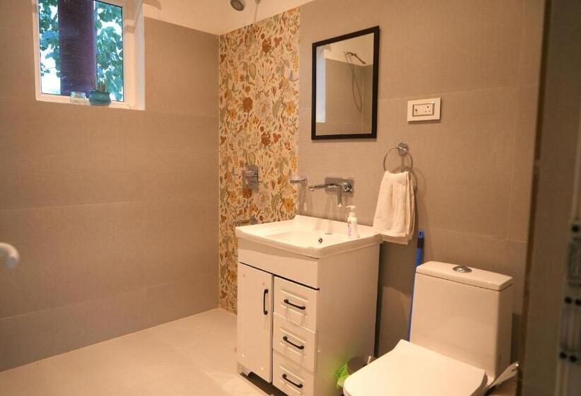 בית מלון כפרי Rustic Roots Farm Stay