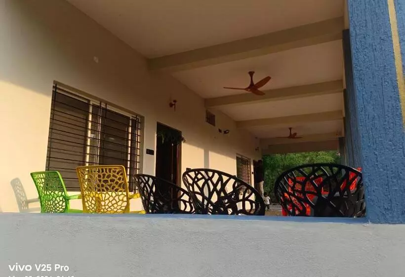 ホテル Saanvi Farmhouse