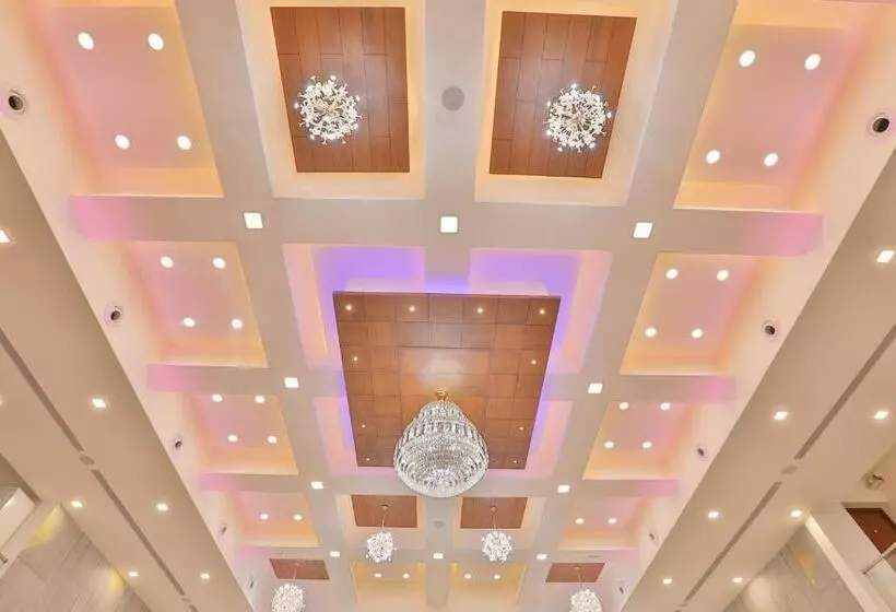ペンション Naga Luxury Suites  Triple Bed Room   Driver Free Stay