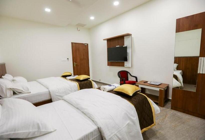 Pension Naga Luxury Suites  Triple Bed Room   Driver Free Stay