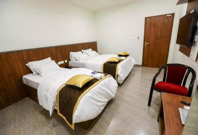 ペンション Naga Luxury Suites  Triple Bed Room   Driver Free Stay