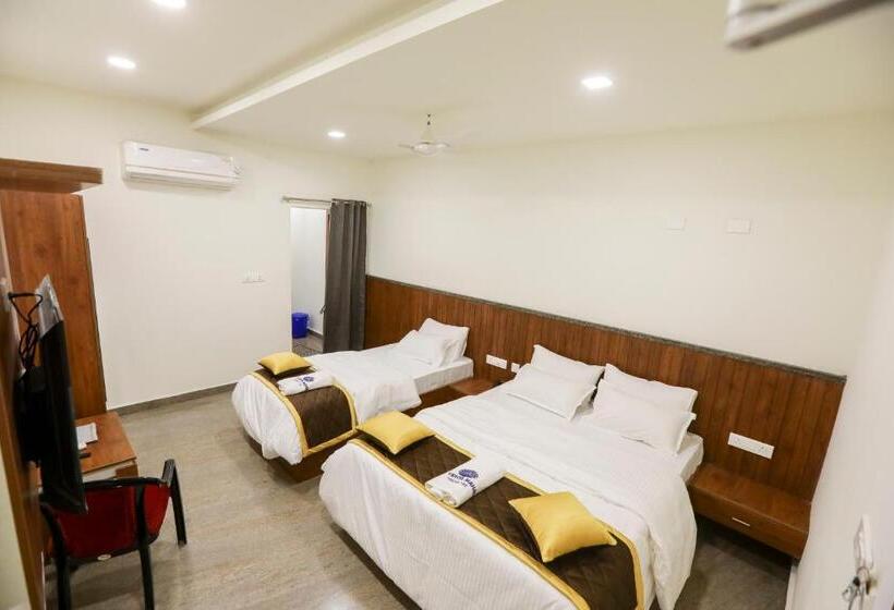 Pension Naga Luxury Suites  Triple Bed Room   Driver Free Stay