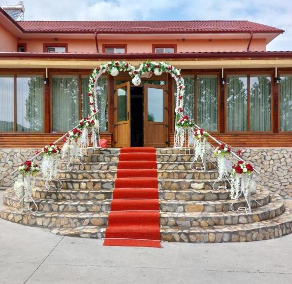 پانسیون Popas Vânătoru