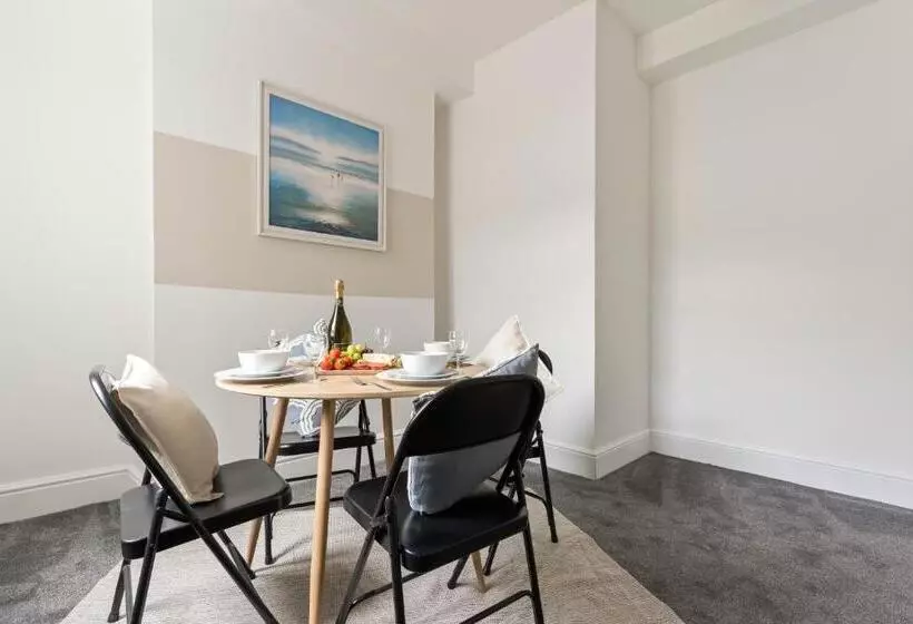 ペンション Suite #3   Central Location   Private Ensuite, Smart Tv, Fast Wifi And Free Parking   By Yoko Proper
