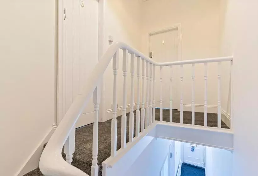 ペンション Suite #3   Central Location   Private Ensuite, Smart Tv, Fast Wifi And Free Parking   By Yoko Proper