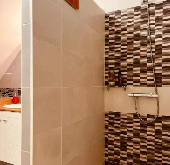 Aamiaismajoitus (B&B) Chambre Mer