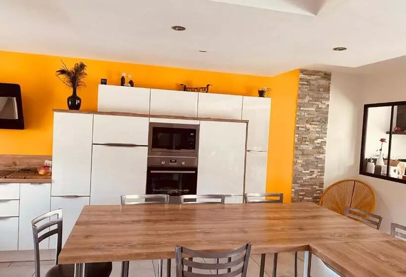 Aamiaismajoitus (B&B) Chambre Mer