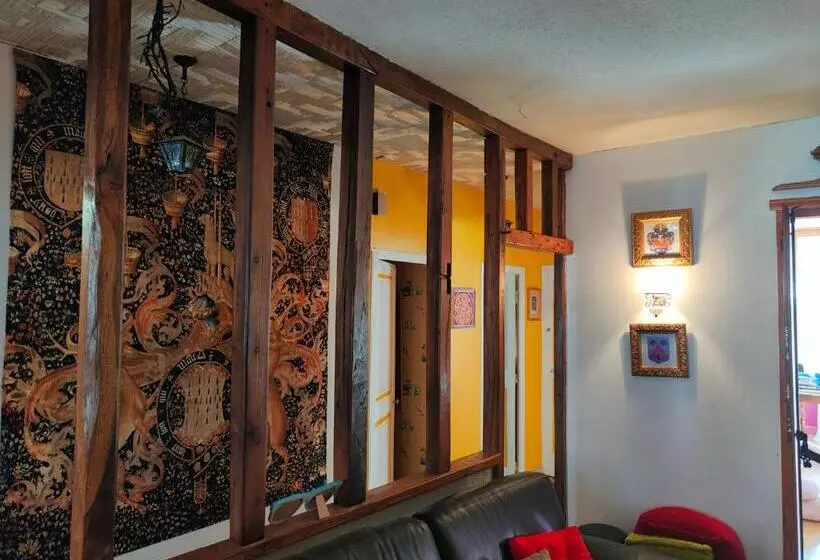 Aamiaismajoitus (B&B) La Tanière Des Tanneries