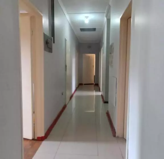 تختخواب و صبحانه Qten City