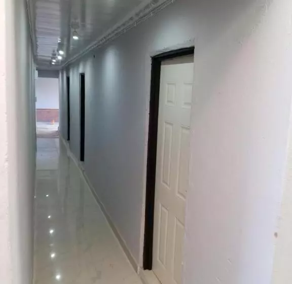 تختخواب و صبحانه Qten City