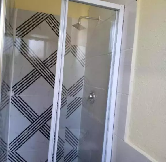 تختخواب و صبحانه Qten City