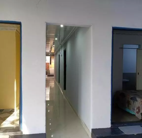 تختخواب و صبحانه Qten City