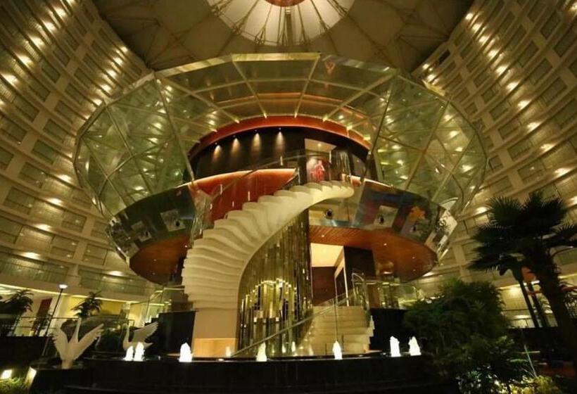 هتل 4 Star Appartment Rajhans Belliza