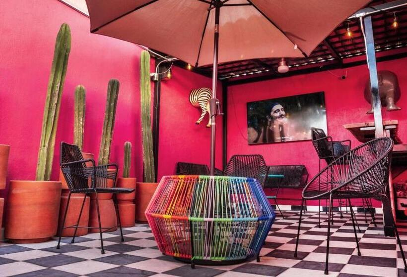 فندق Homestal California Hostal En Tlaquepaque