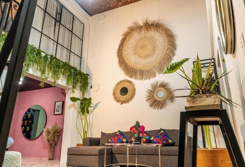 فندق Homestal California Hostal En Tlaquepaque