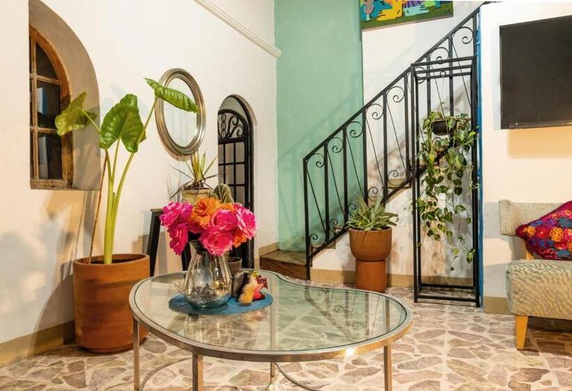 فندق Homestal California Hostal En Tlaquepaque