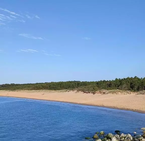 Hotelli Hôtel Bar Restaurant La Marie Galante