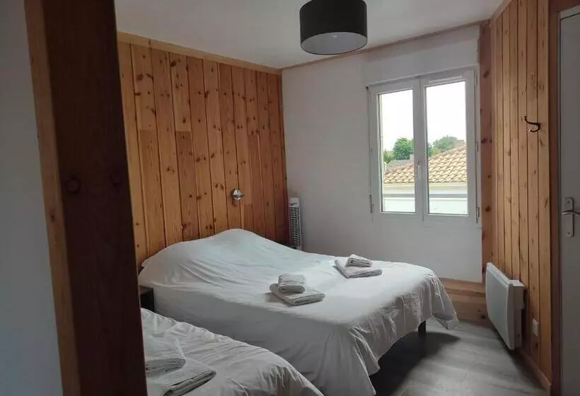 Hotelli Hôtel Bar Restaurant La Marie Galante